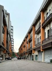 Gambas Crescent (D27), Warehouse #595178991